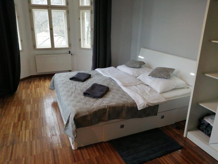 2 Bedrooms Close Vysehrad - Congress Centrum Apartment Prag